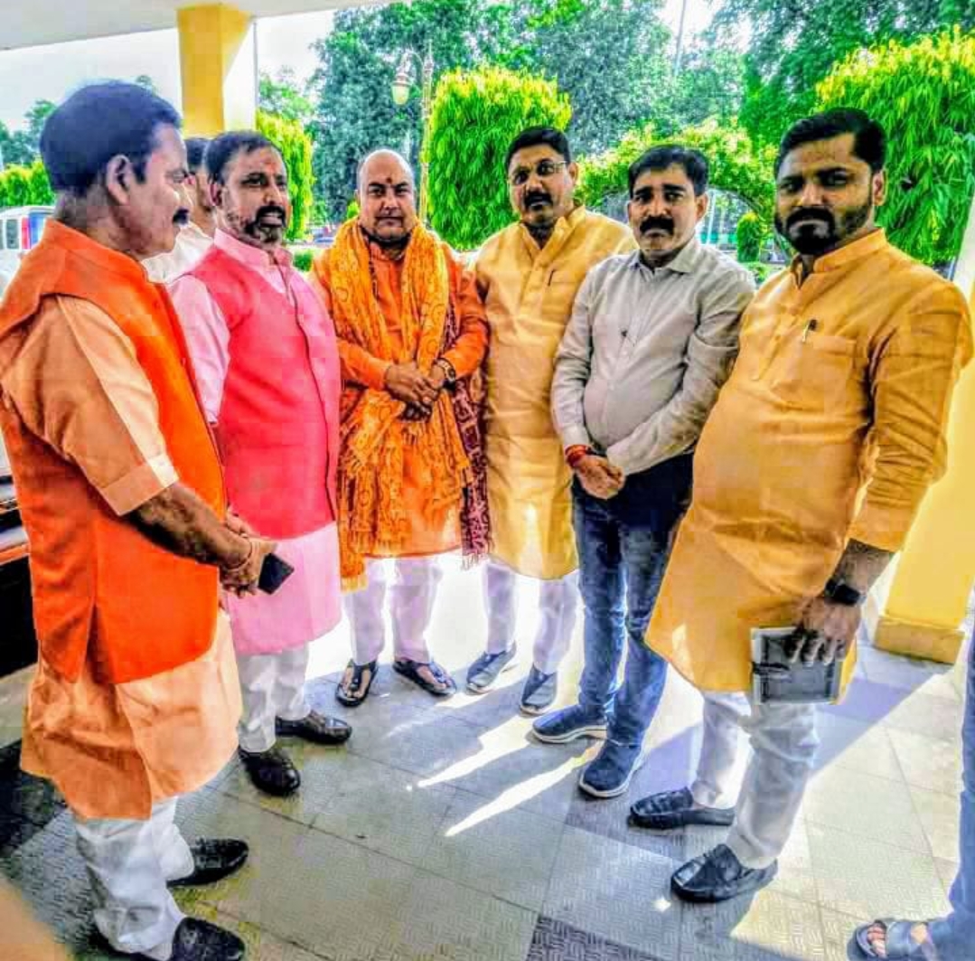 भाजपा किसान मोर्चा के प्रदेश अध्यक्ष पहुंचे काशी