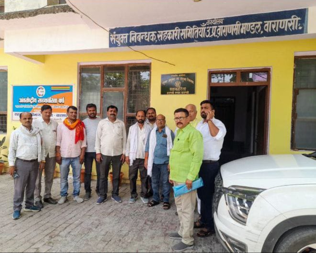 बीपैक्स सचिवो ने उपायुक्त एवं उपनिबंधक से लगाई गुहार, सौंपा ज्ञापन