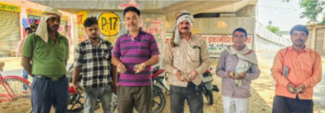 आरोबी के नीचे बने सड़क को चौड़ा किया जाए