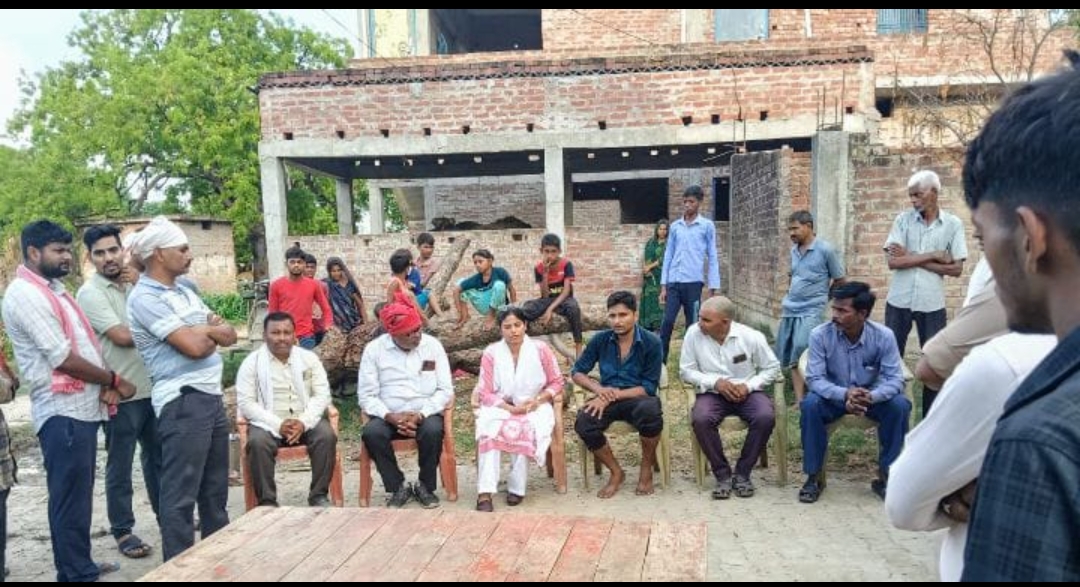 जिला पंचायत सदस्य के घर शोक व्यक्त करने पहुँची सांसद