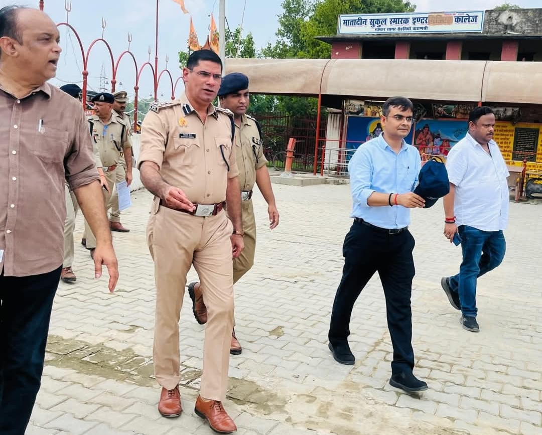 DM, ADM सिटी और अपर पुलिस आयुक्त ने संभाली कमान: कांवड़ यात्रा मार्ग का किया संयुक्त निरीक्षण।