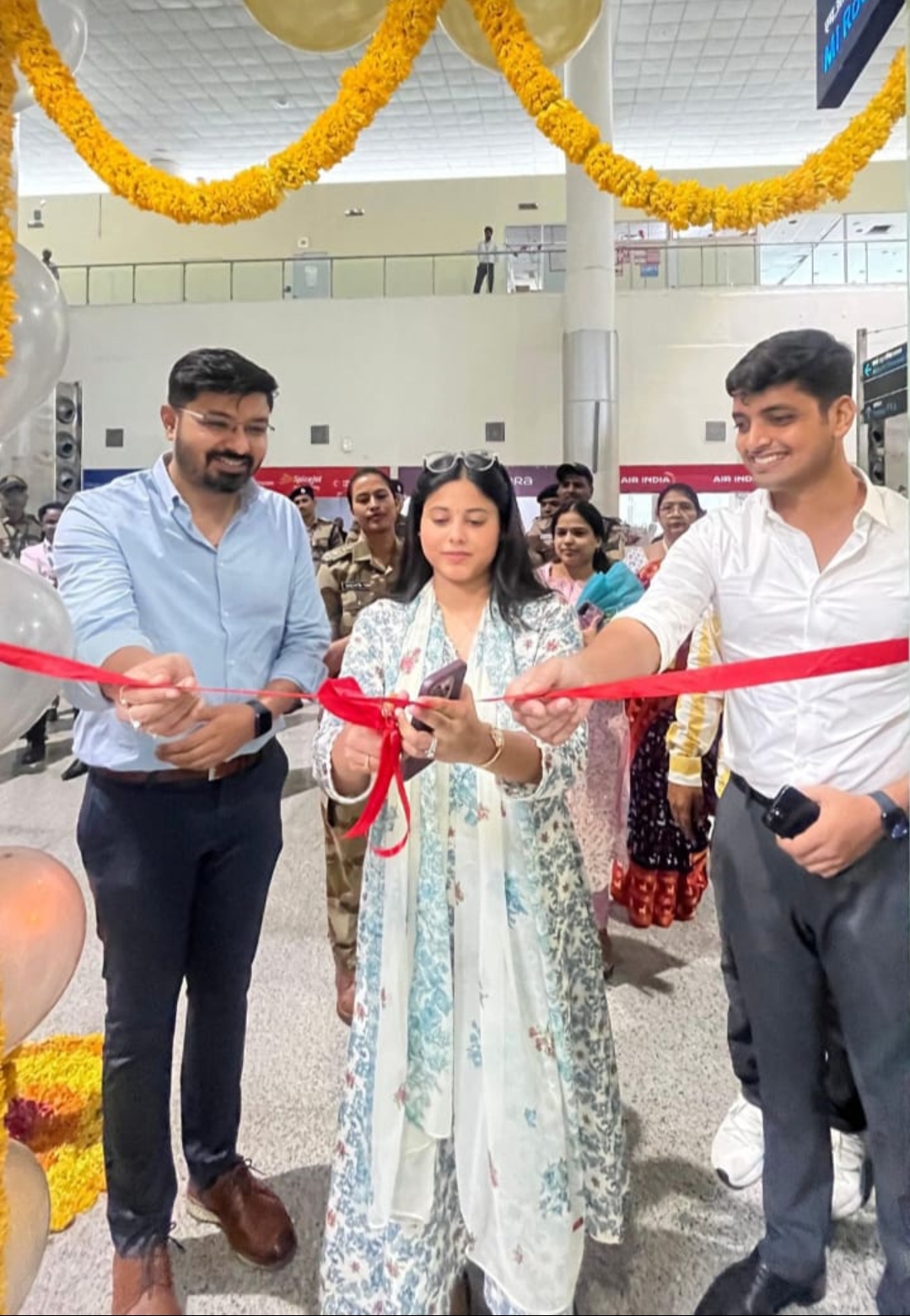 एयरपोर्ट पर आपात स्थिति में विमान यात्रियों को मिलेगी बेहतर चिकित्सा सुविधा - प्रिया सरोज