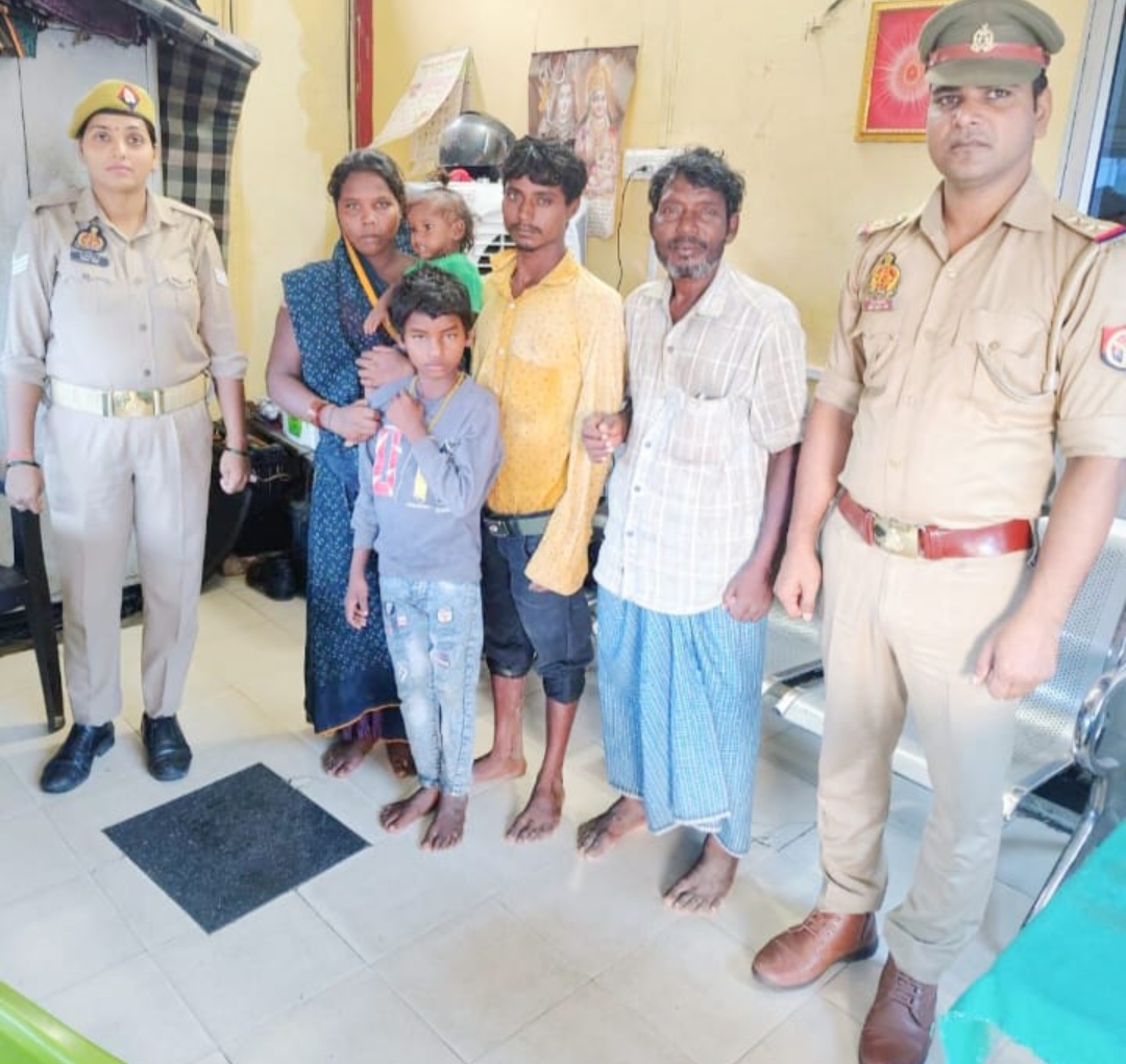 बीरापट्टी में दो नाबालिक बच्चियां मिली बड़ागांव पुलिस ने परिजनों को सौपा