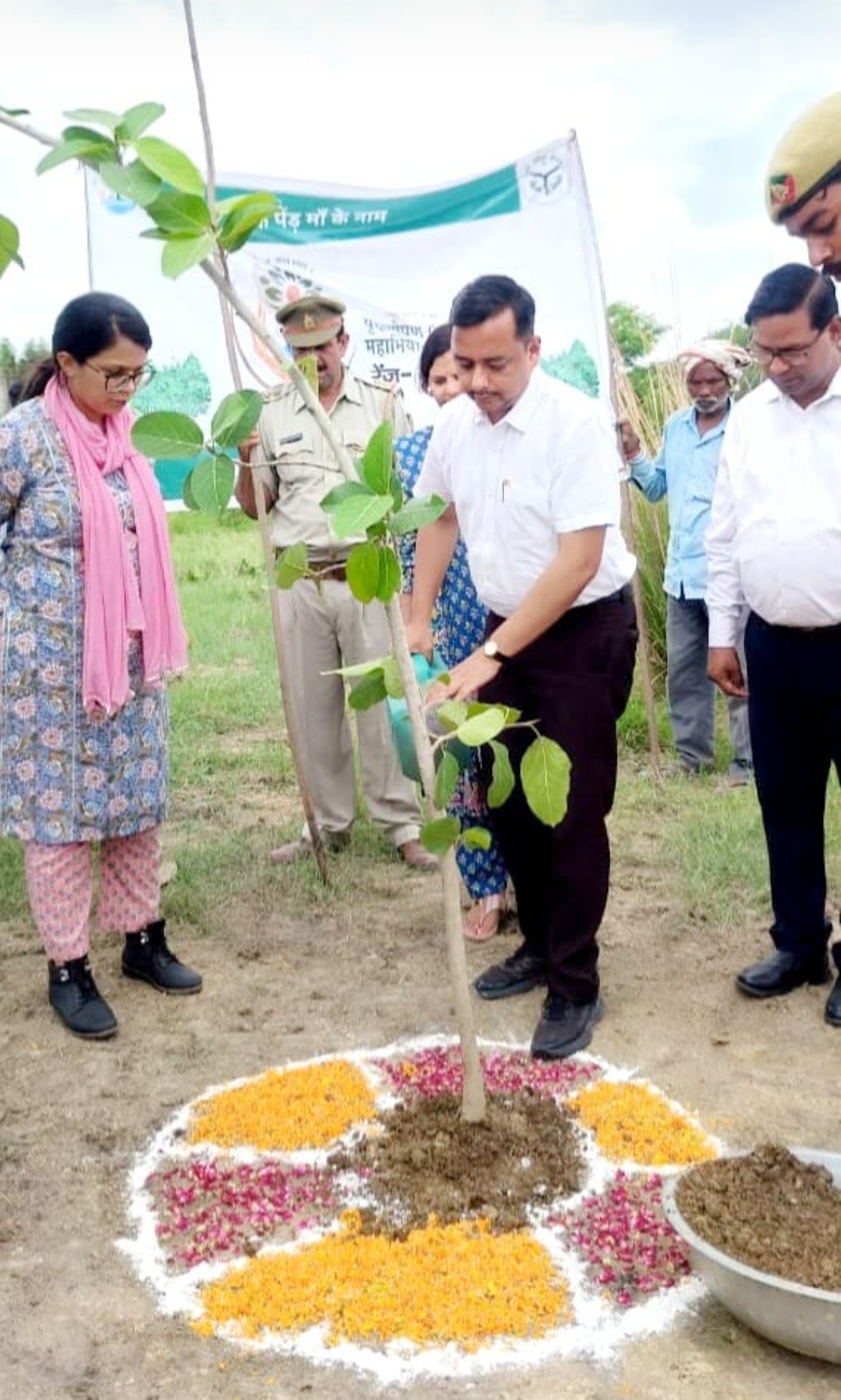जवाहर नवोदय विद्यालय में हुआ सैकड़ो पौधों का रोपण
