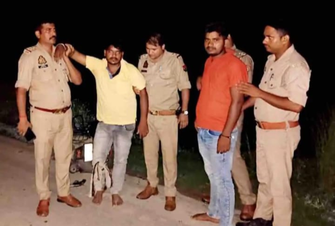 फूलपुर पुलिस द्वारा मुठभेड़ में गौ-तस्कर अजय गुप्ता व साथी गिरफ्तार