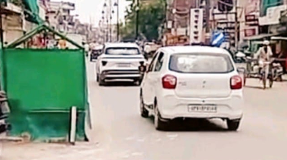 विनीत कुमार सिंह ने जिलाधिकारी को सौंपा  प्रार्थना पत्र, स्थानांतरण की मांग