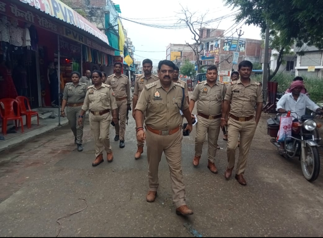 रानी बाजार में शांति व्यवस्था कायम हेतु एसीपी ने किया पैदल मार्च,खुली दुकानें,स्थिति नियंत्रण