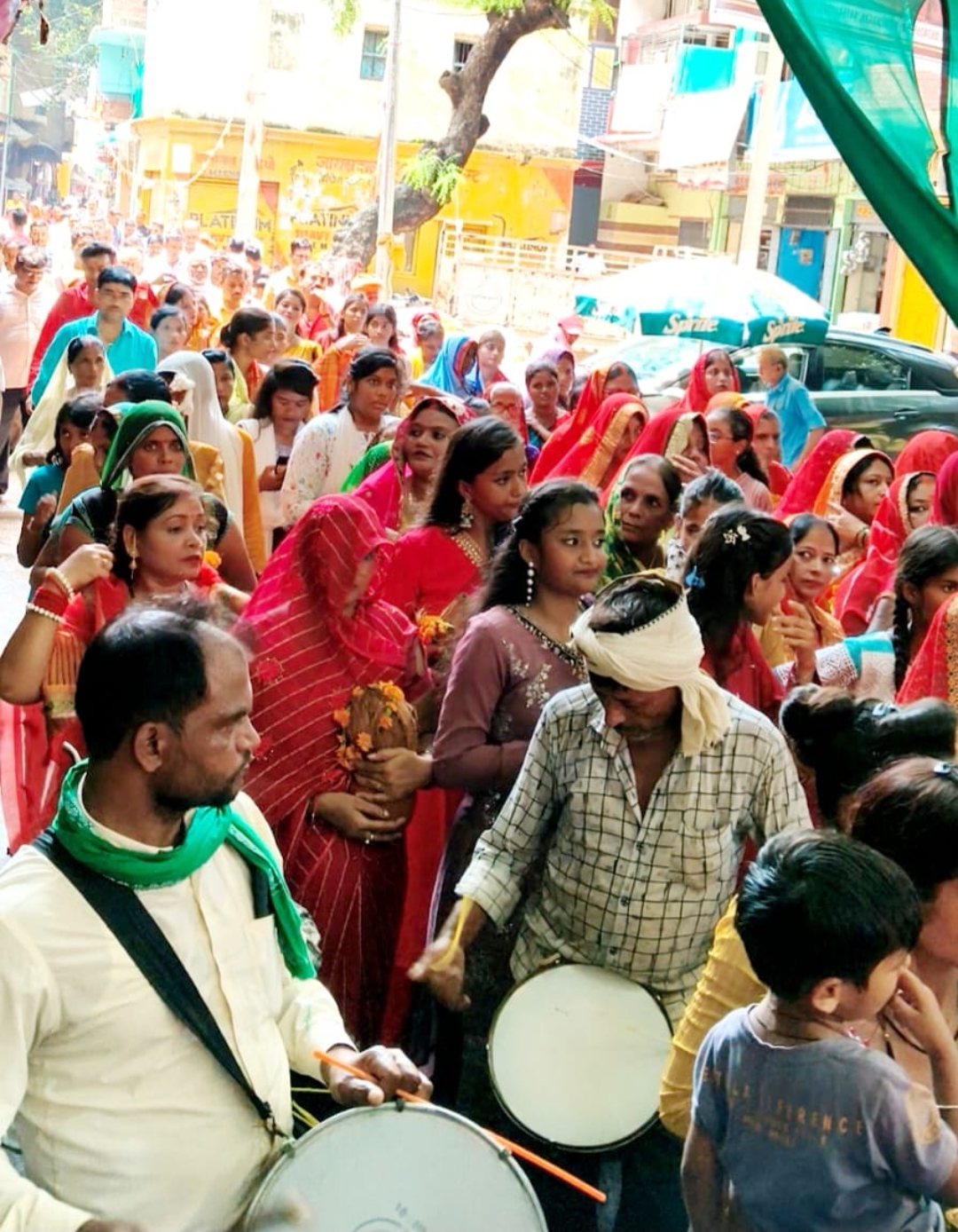 पंचमुखी शिवलिंग प्राण प्रतिष्ठा के लिए निकली भव्य शोभायात्रा