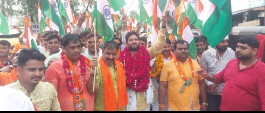 प्रदेश नेतृत्व के आह्वान पर पिंडरा में निकली भव्य तिरंगा यात्रा