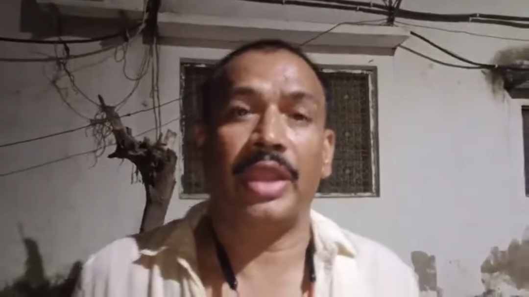 वाराणसी में दो पुलिसकर्मियों पर सिपाही से मारपीट का आरोप, जांच शुरू