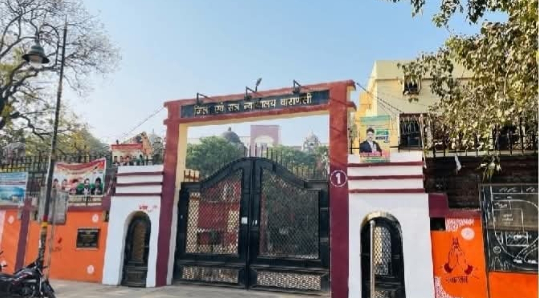 पूर्व जिला जज शैलेन्द्र सक्सेना ने दी गवाही, 2001 के केस में कोर्ट में दर्ज कराया बयान