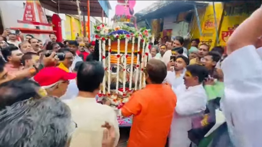 पूर्व मंत्री और विधायक भी बने बाराती: चंद्रग्रहण में दिन में निकली बाबा लाट भैरव की ऐतिहासिक बारात