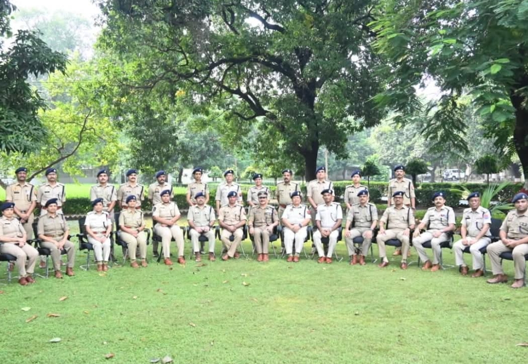 IPS पदोन्नत अधिकारियों से पुलिस आयुक्त मोहित अग्रवाल की मुलाकात, साझा किए अनुभव और दी प्रेरणा