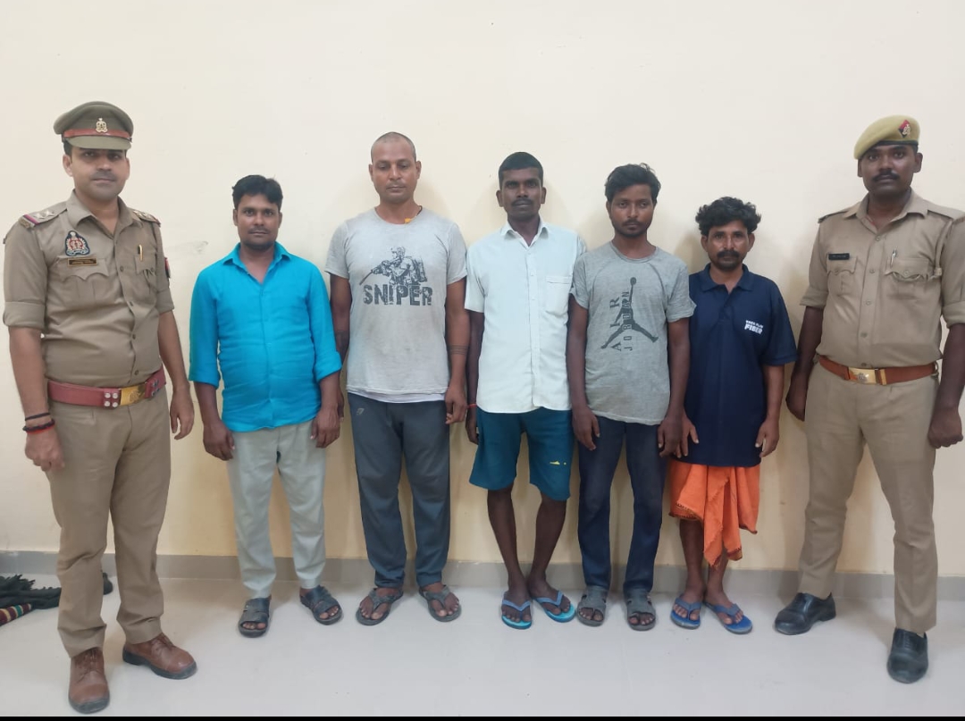 पुलिस ने छापेमारी कर पकड़े 5 जुआरी