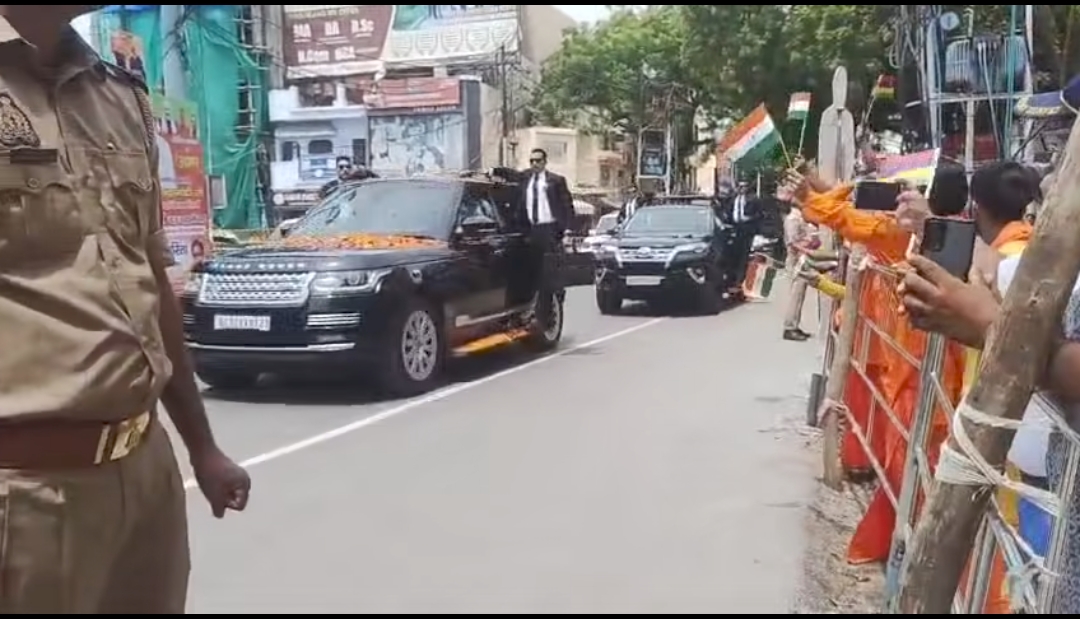 काशी में ऐतिहासिक पल: मोदी का रोड शो, मॉरीशस PM संग गंगा आरती और द्विपक्षीय वार्ता