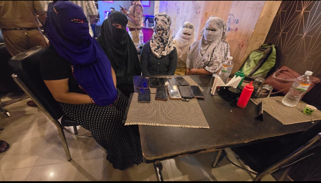 वाराणसी कमिश्नरेट की एसओजी 2 का हल्ला बोल लगातार जारी