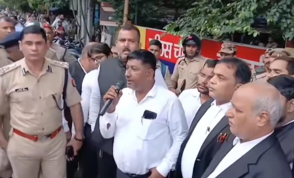 वकीलों के बीच छिपे असामाजिक तत्व हो बेनक़ाब – CCTV से होगी पहचान