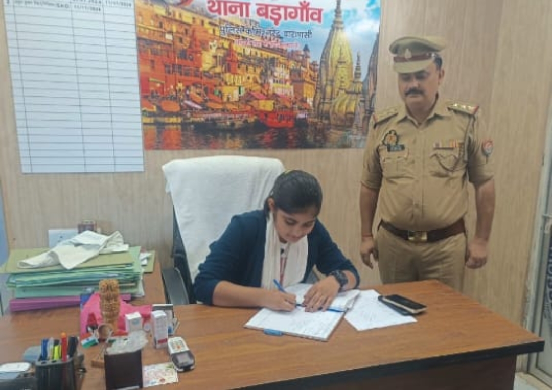 कक्षा 10 की छात्रा श्रेया यादव 1 दिन के लिए बनी थानाध्यक्ष बड़ागांव