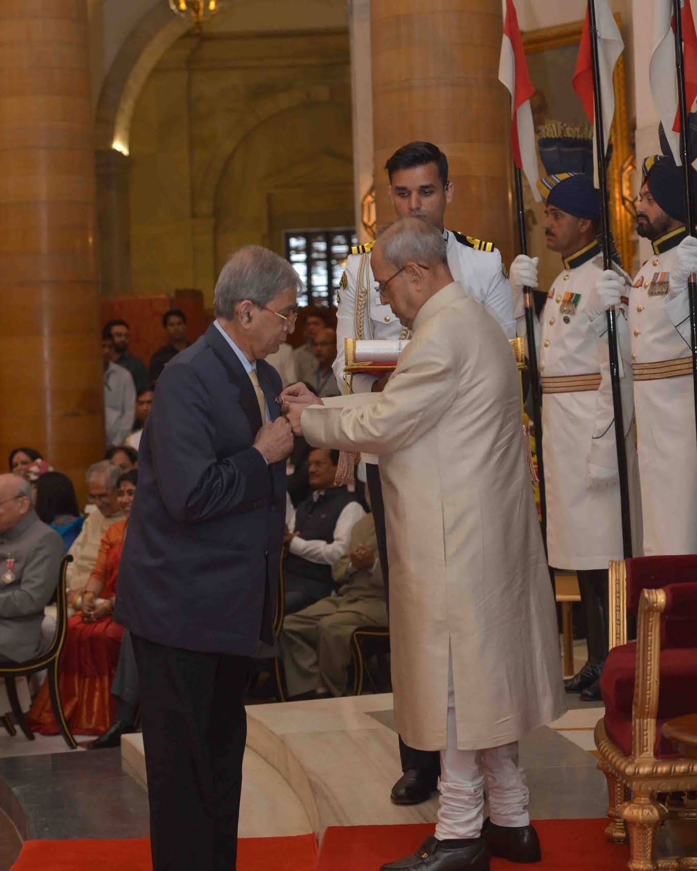 Gems of Banaras“मिलिए BHU के फ़रिश्ते से – डॉ. टी. के. लाहिरी”