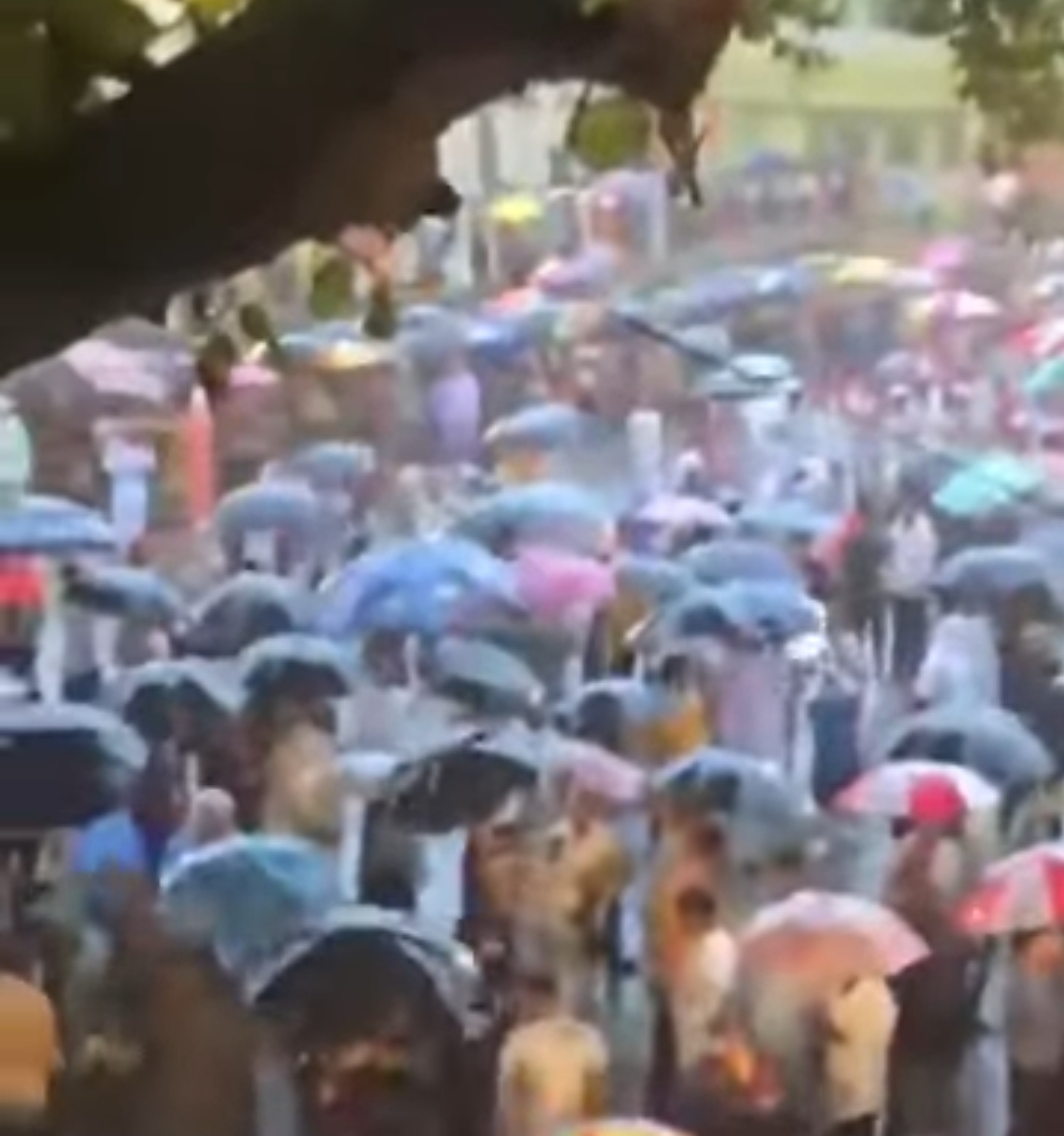 बरसात भी न रोक सकी आस्था की बाढ़ : नाटी इमली का भरत मिलाप सम्पन्न, 482 वर्षों से जीवित परंपरा