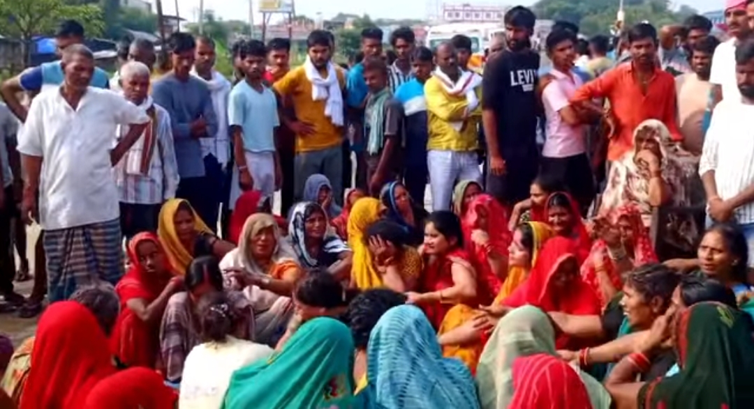 सेना में भर्ती का सपना रह गया अधूरा, दौड़ लगाने जा रहे युवक की डंपर से कुचल कर मौत — ग्रामीणों ने किया चक्काजाम