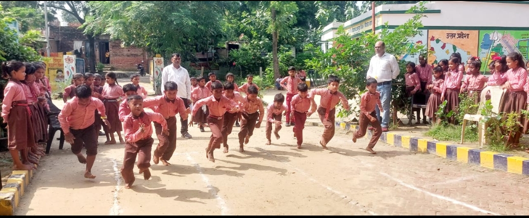 परिषदीय विद्यालयों में हुई खेलकूद प्रतियोगिता