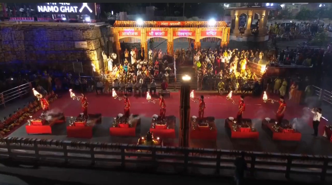 काशी के नमो घाट की गंगा आरती ने मंत्रमुग्ध किया, आकाश से ली गई तस्वीर सोशल मीडिया पर वायरल