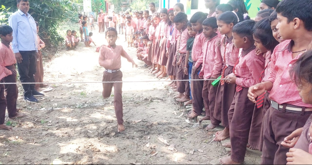 परिषदीय विद्यालयों में दूसरे दिन भी बच्चों ने दिखाई प्रतिभा