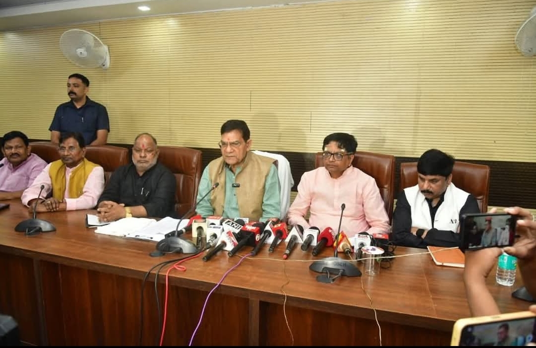 एकता का उत्सव" — लौह पुरुष सरदार पटेल जयंती की तैयारियों की समीक्षा बैठक में ऊर्जा मंत्री ए.के. शर्मा ने दिए निर्देश, कहा- “जनभागीदारी के साथ भव्य रूप से मनाएं जयंती