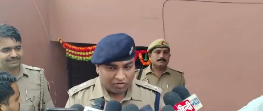 सारनाथ में अवैध कॉल सेंटर पर पुलिस का छापा — आईपीएस नीतू कात्यान की अगुवाई में साइबर ठगों पर बड़ी कार्रवाई