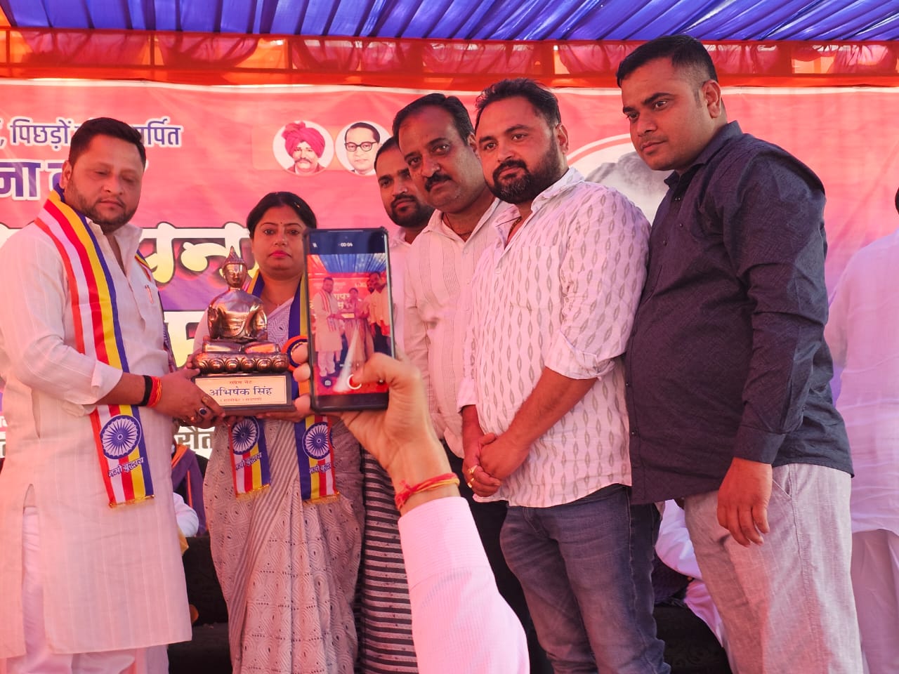 वाराणसी। लोहता में मंगलवार को अपना दल (कमेरावादी) का 31वां स्थापना दिवस जोरदार उत्साह के साथ मनाया गया।