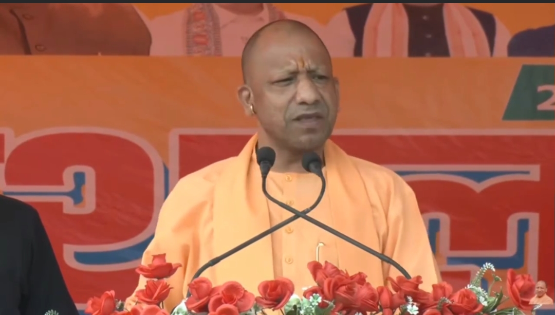 बिहार चुनाव 2025: सीएम योगी आदित्यनाथ का INDI गठबंधन पर तंज — “तीन बंदर आए हैं: पप्पू, टप्पू और अप्पू, जिन्हें देश का विकास नहीं दिखता”