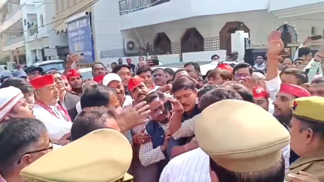 दालमंडी चौड़ीकरण पर सियासी संग्राम: मंत्री रविन्द्र जायसवाल का पलटवार, बोले – “सपा-कांग्रेस मुसलमान भाइयों को गुमराह कर रहे हैं”