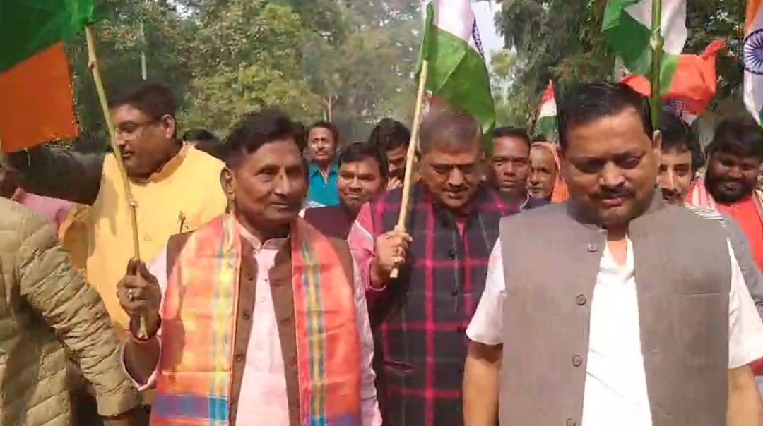 हरहुआ ब्लॉक में निकली भव्य तिरंगा यात्रा, हजारों लोगों की रही सहभागिता