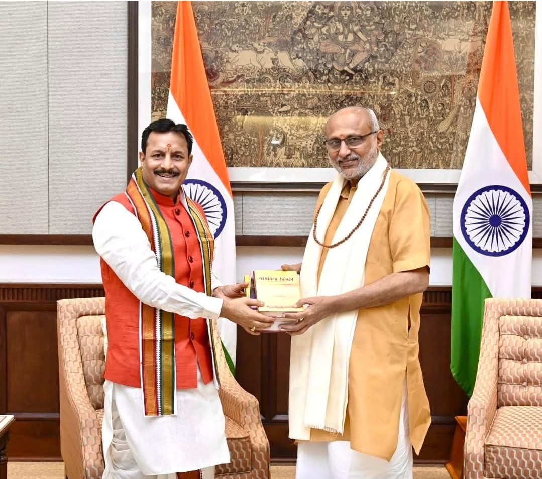 उपराष्ट्रपति से मिले संस्कृत विश्वविद्यालय के कुलपतिशिक्षा व संस्कृति के उन्नयन पर हुई विशेष चर्चा