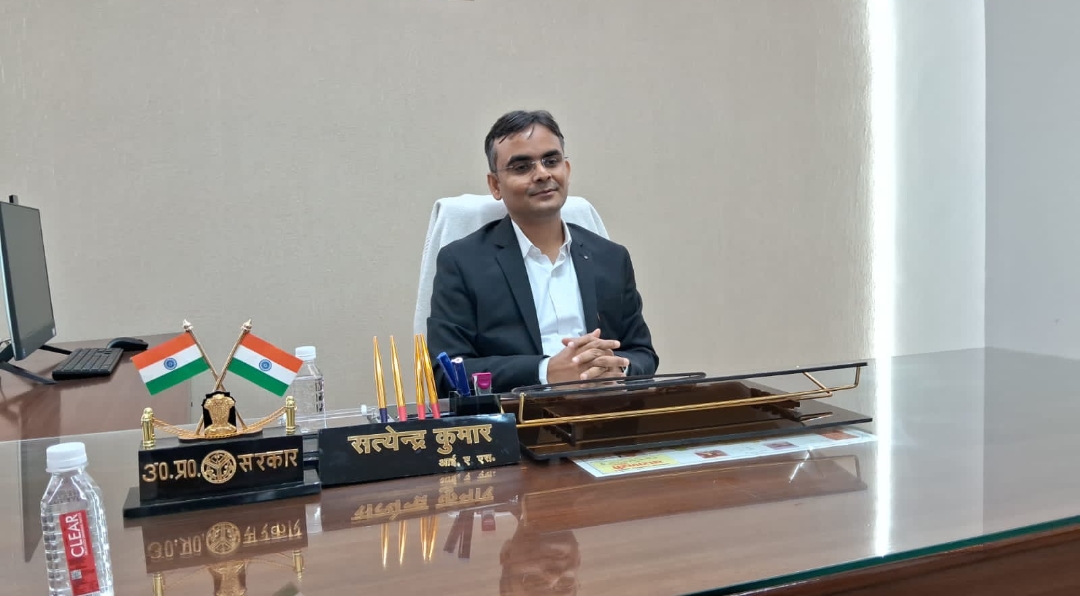 निर्वाचन आयोग के निर्देश पर वाराणसी में चल रही SIR प्रक्रिया तेज, 31.53 लाख मतदाताओं को बांटे जा रहे गणना प्रपत्र