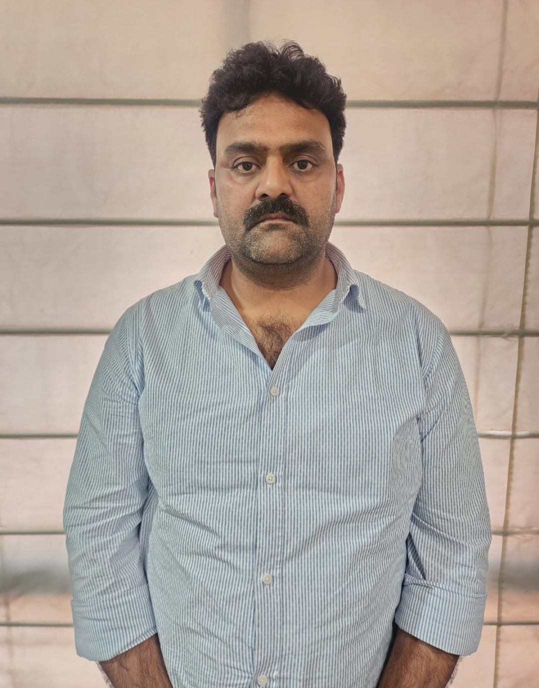 एसटीएफ ने फेन्सेडिल तस्करी गिरोह के अहम सदस्य को लखनऊ से दबोचा