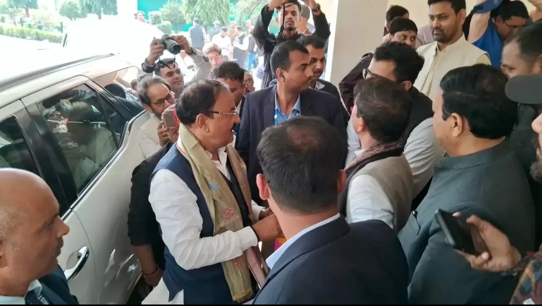 वाराणसी पहुंचे डिप्टी सीएम केशव प्रसाद मौर्य, बोले—बिहार की जीत के बाद अब पश्चिम बंगाल में भी बनाएंगे सरकार, सुशासन और तेज विकास योगी सरकार की पहचान