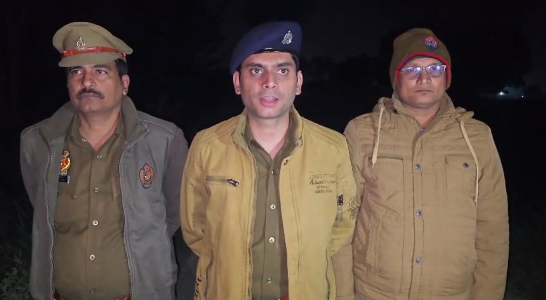 थाना फूलपुर पुलिस और गौ–तस्कर के बीच मुठभेड़, वांछित अभियुक्त अभिषेक यादव उर्फ़ गोलू गिरफ्तार