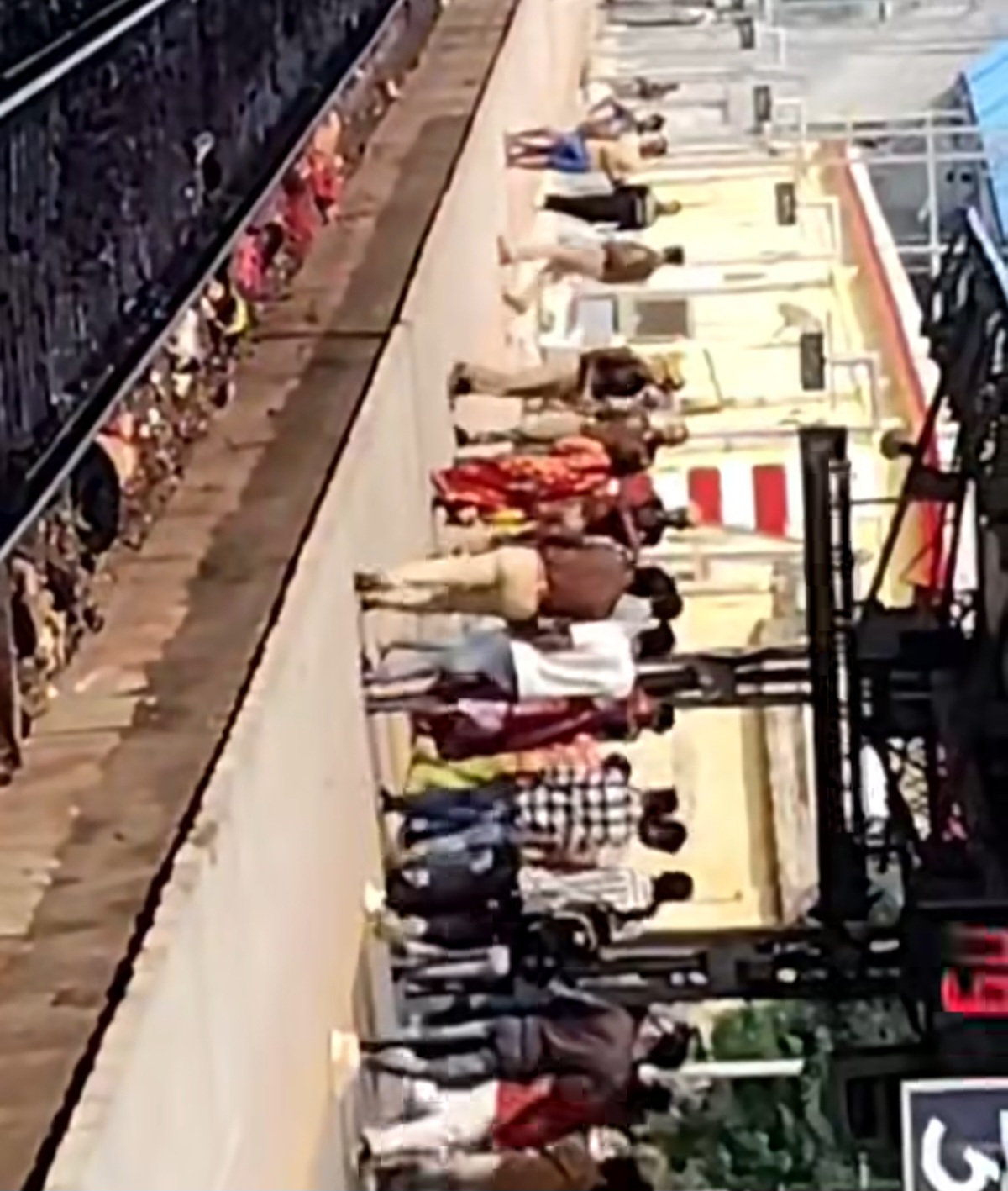 मिर्जापुर के चुनार रेलवे स्टेशन पर बड़ा हादसा, सात श्रद्धालुओं की दर्दनाक मौत