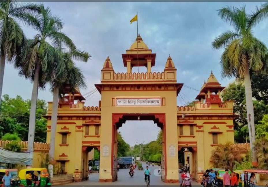 बीएचयू कैंपस में बवाल: छात्रों और सुरक्षाकर्मियों में भीषण पत्थरबाजी, 100 से अधिक घायल