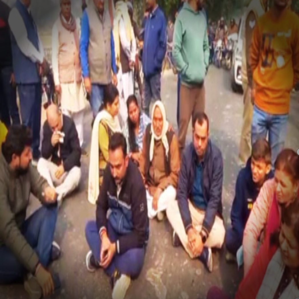 जमीन विवाद में युवक की गोली मारकर हत्या, न्याय की मांग पर सड़क जाम