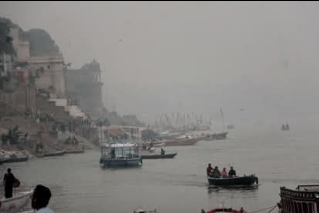 वाराणसी में कड़ाके की ठंड का अलर्ट: जिला प्रशासन ने जारी की शीतलहर एडवाइजरी