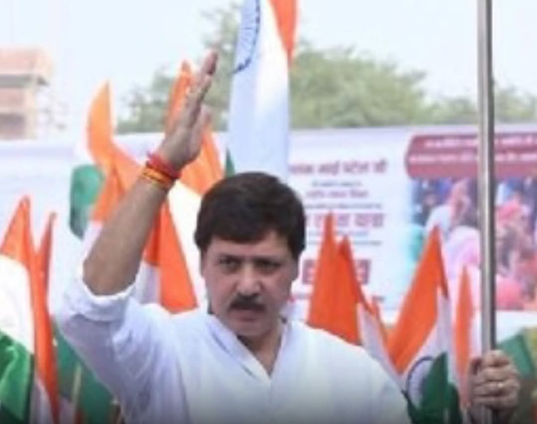 सिरप तस्करी सिंडिकेट पर ईडी का शिकंजा: 25 ठिकानों पर छापे, पूर्वांचल के बाहुबली नेता धनंजय सिंह बोले—“सपा बेवजह लगा रही इल्जाम”