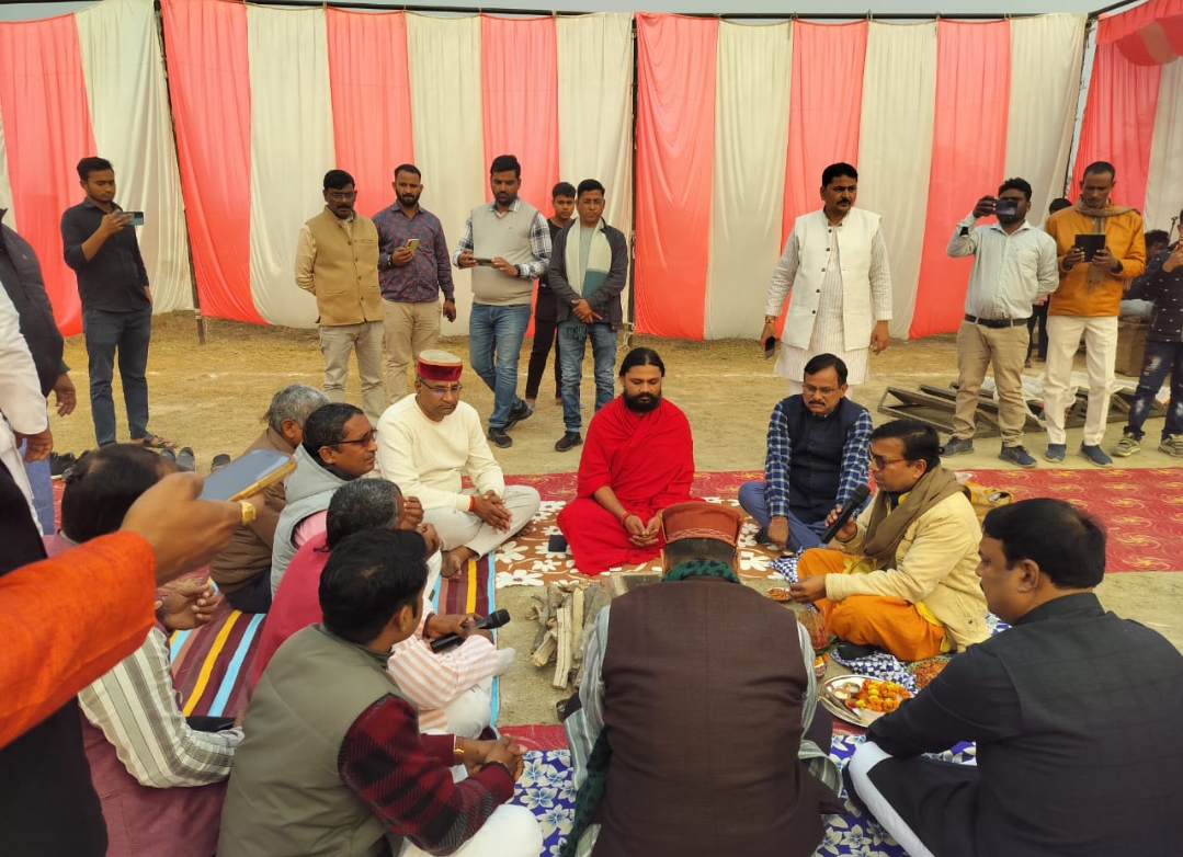 फूलपुर ऑक्सफोर्ड स्कूल मैदान में विराट हिंदू सम्मेलन: हजारों की उपस्थिति के साथ सम्पन्न