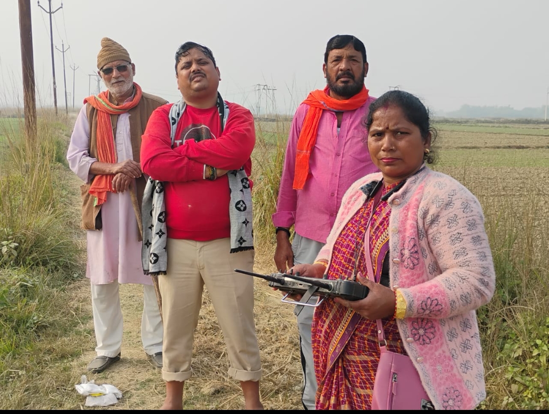 ड्रोन से नैनो यूरिया का छिड़काव, किसानों को मिल रही आधुनिक तकनीक की सौगात