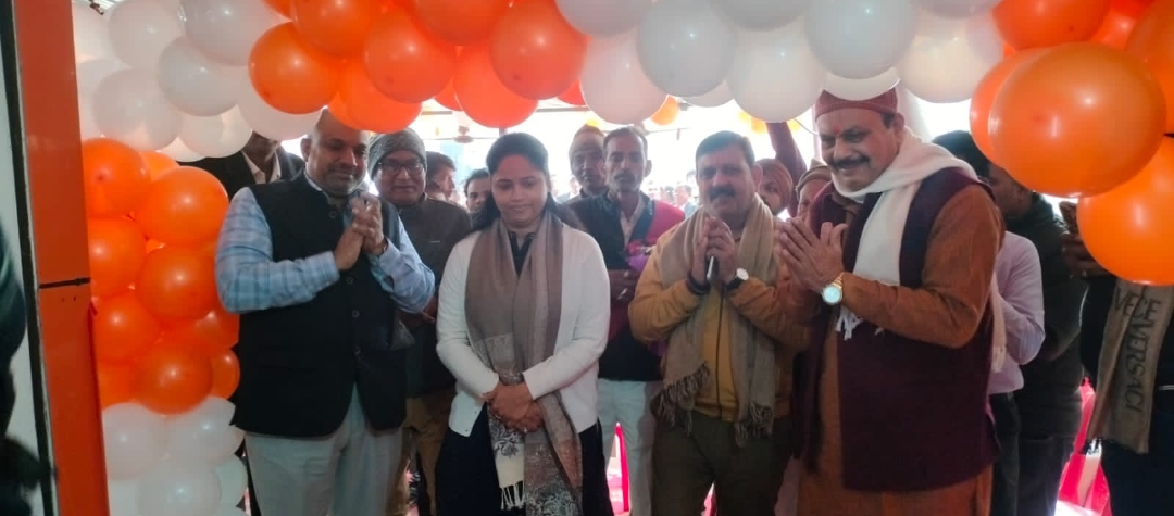 उपजिलाधिकारी ने तहसील परिसर स्थित पराग मिल्क पार्लर का किया उद्घाटन
