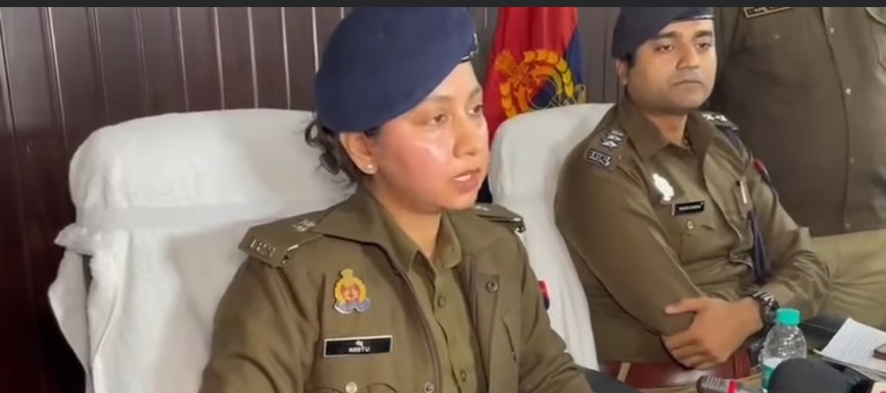 वाराणसी पुलिस ने 5 आरोपियों को दबोचा, फर्जी फर्मों से करोड़ों का अवैध लेन-देन