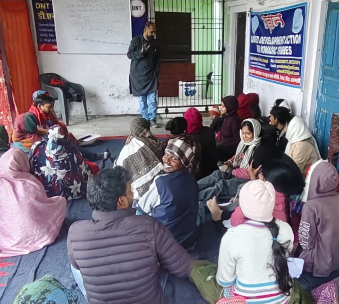 विमुक्त घुमंतू, अर्धघुमंतू एवं नट, मुसहर जाति के युवाओं को किया गया जागरूक