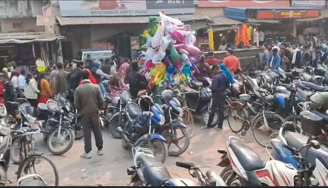 नववर्ष पर संकट हरण की शरण में काशीवासी, संकट मोचन मंदिर में उमड़ा श्रद्धालुओं का जनसैलाब